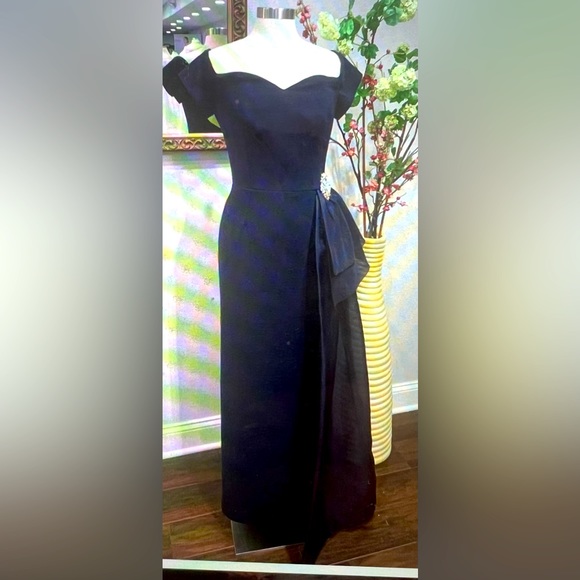 Mother of the Bride Gown - Picture 1 of 7